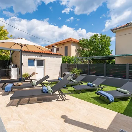 Ewala Casa de Férias Trogir