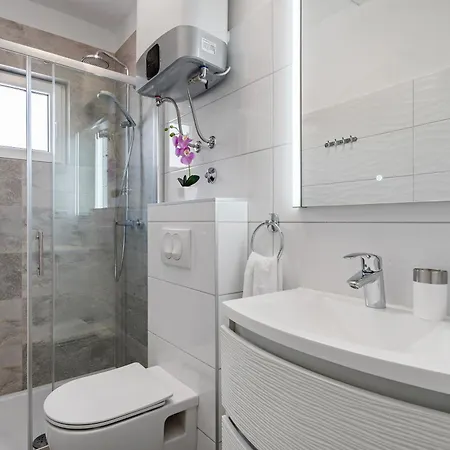 Nyaraló Ewala Trogir