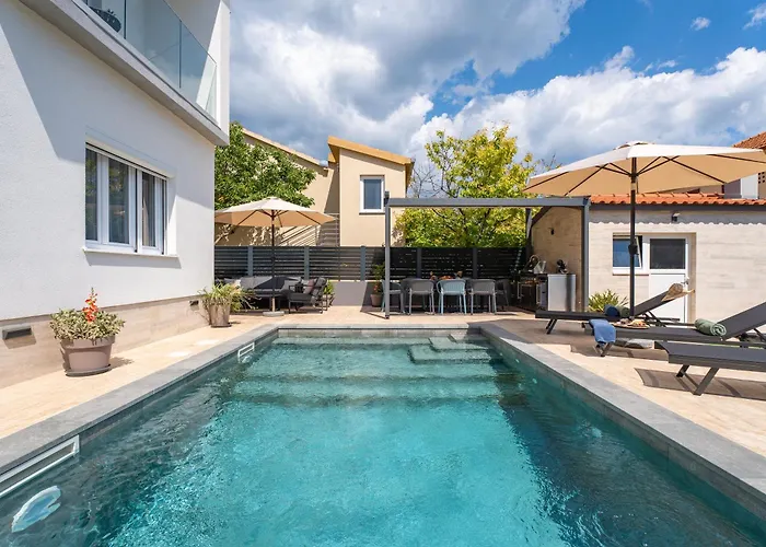 Ewala * Трогир